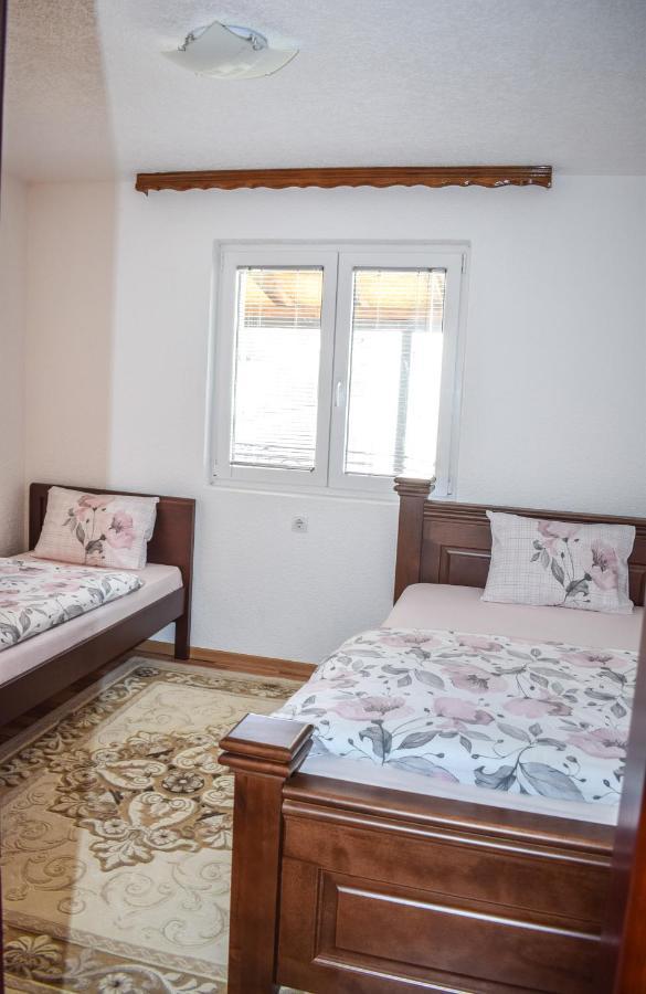 Ema Guest House Plav Exterior photo